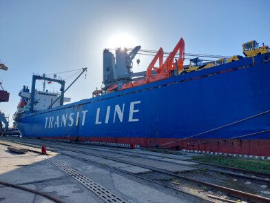 «Транзит Седанка», с грузом строительной техники и автомобилей из Китая, совершило свой первый заход во Владивосток!